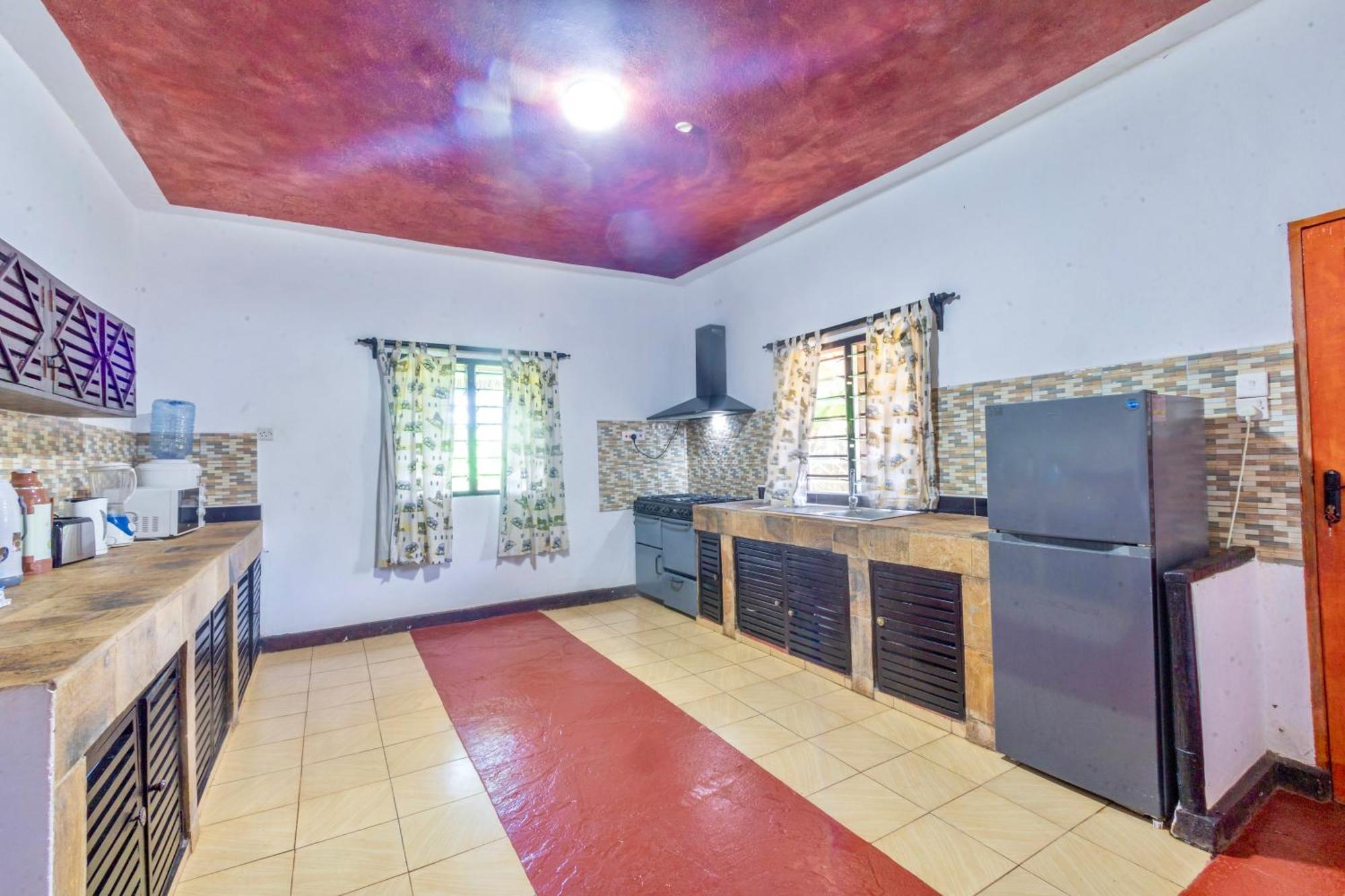 Villas Dora And Holly شاطئ دياني المظهر الخارجي الصورة