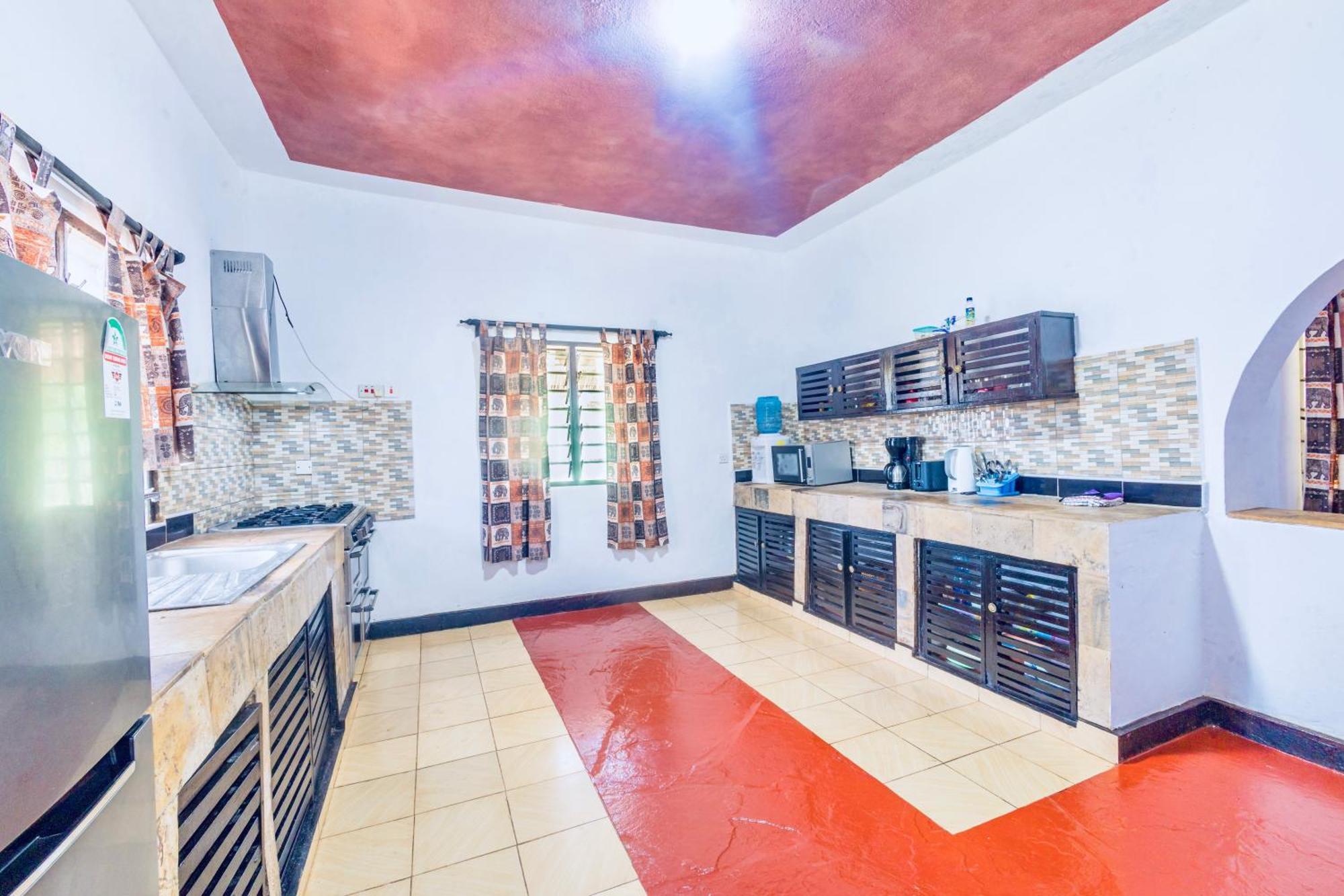 Villas Dora And Holly شاطئ دياني المظهر الخارجي الصورة